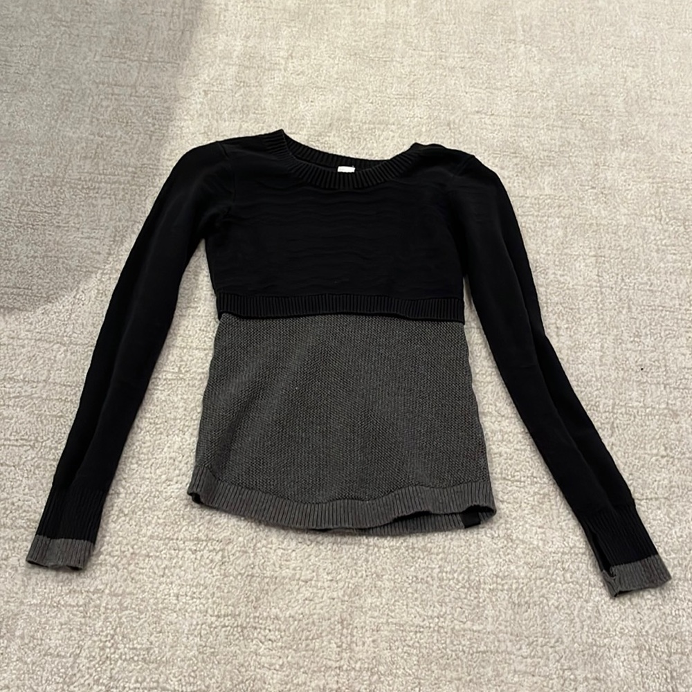 Ivivva Girls 7 Grey/Black Long Sleeve Rare Offer Before Buy. Can Fit Adult S/M!!
